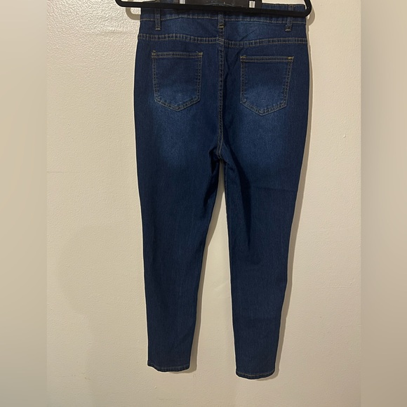 Size L - Picture 2 of 3